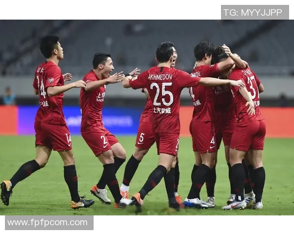 中超联赛精彩对决上港迎战北京人和全力争胜展现球队实力