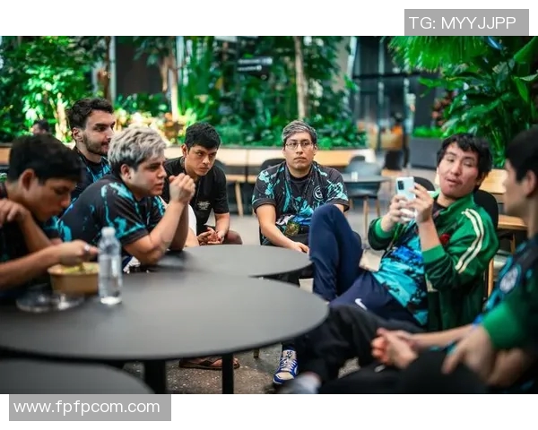 FPX战术解析:DOTA2赛场上的战略布局与团队协作探讨 FPX战术解析:DOTA2赛场上的战略布局与团队协作探讨